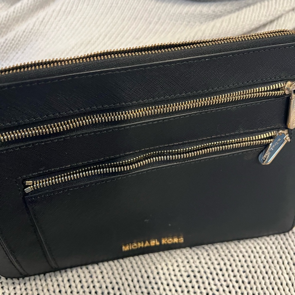 Michael Kors Black jet set travel xl zip clutch